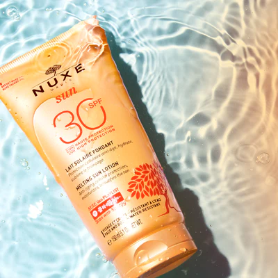 3264680007002-VN034301-MELTING_SUN_LOTION_SPF30_150ML-LIFESTYLE_2000x2000_2dcecd54-1866-484e-8e97-d81ef39d5141